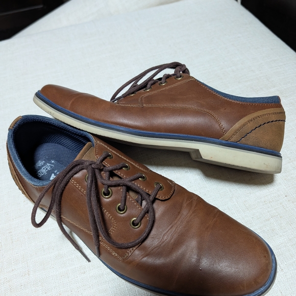 Men's Sonoma Brown Leather Oxfords with Navy Accents - Picture 1 of 7